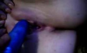 Amateur gets her pussy toyed upclose