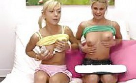 Nymphos Summer & Kimmi playing in front of the cam