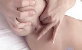 Tajza uses her fingers to pleasure her pussy