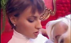 Veronica Vanoza enjoys sex with another girl