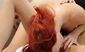 Lesbian hotties kissing and licking