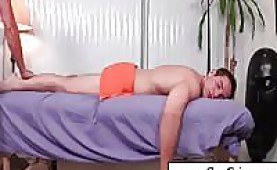 Guy gets his ass rubbed with babyoil