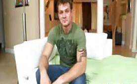 Horny well hung guy wants to get fucked