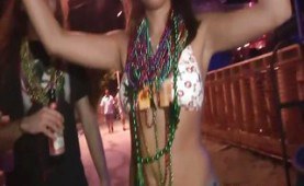 Amateurs showing their boobs at mardi gras