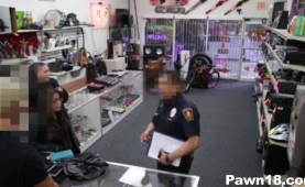 Nice Booty Latina Girl Gives Blowjob for Cash