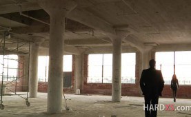 Big ass brunette seducing