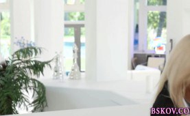 large breasted cougarmom gets money shot