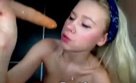 Perfect body teen blonde masturbati