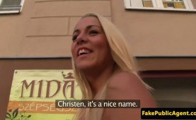 Pulled taken from behind hot chick jaws blasted for cash