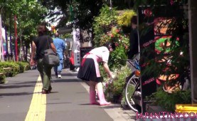 petite chinese florist pussyfucked in store