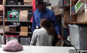 golden showerpretty female Hayden Hennessy spread her snatch to fuck 