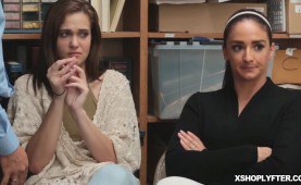 Lucky police officer got two mouths and pussys