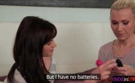 Lesbian gf toying babes tight cunt 