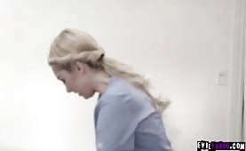 Teen Chloe Cherry gets a special fuck massage