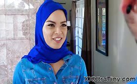 Tiny arab teen facialized