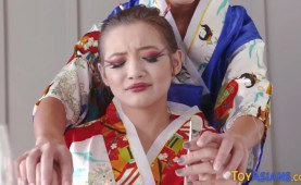 Japanese geishas having lesbian love