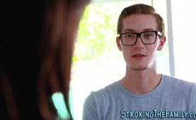 Teen stepsis gets banged for facial