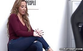 Hot momma Richelle Ryan caught stealing