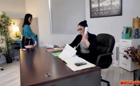 Sheena's legs spread wide for Diana