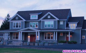 Damn, so many hot girls in this story!