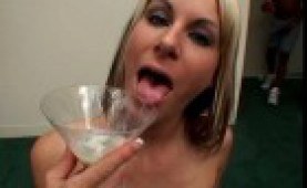 Sperm loving blondie swallowing